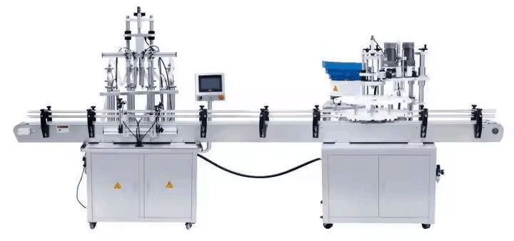 Macchina di riempimento liquido a 4 ugelli a linea Riempitore di bottiglie liquide a sovrafflusso automatico per succo di bevande