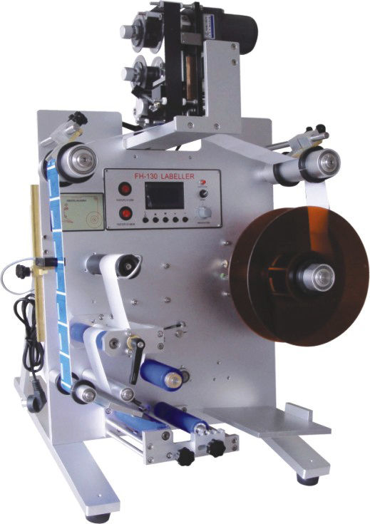 Etichettatrice automatica desktop verticale in linea con stampante data per bottiglie avvolgenti