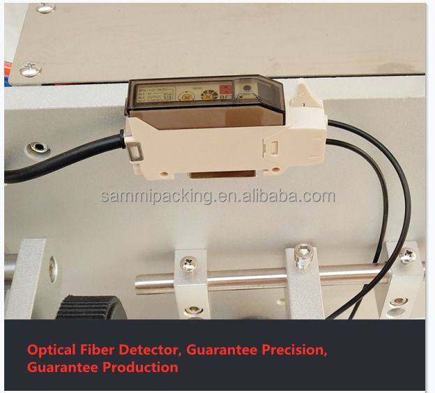 Prezzo economico Macchina semiautomatica per l'etichettatura a superficie piatta, adesivo ad etichette ad alta velocità, compatibile con cartoline, borse, scatole, bottiglie quadrate