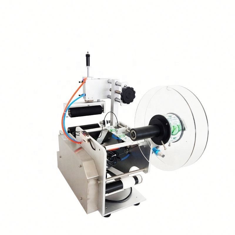 Macchina di etichettatura pneumatica semiautomatica ad alta efficienza per bottiglie facile da usare Cartone di legno Motore cuscinetto cambio PLC