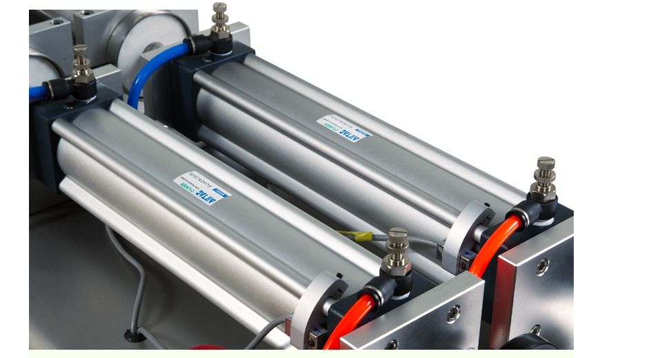 Macchine per riempire liquidi di bevande dolci/macchine per riempire acqua ad alta precisione