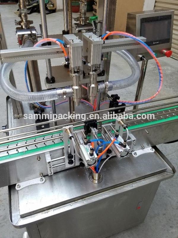 4 ugelli Automatica in linea retta ad alta velocità Tipo di pistone Inline Overflow 1-5L Wine Liquid Bottled Water Filling Machine