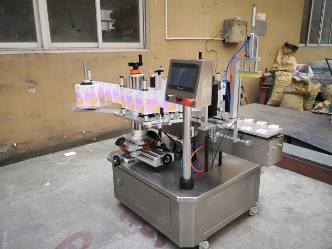 Etichettatrice automatica bifacciale per detersivo per bucato Macchinari per l'etichettatura di bottiglie quadrate semiautomatiche 0