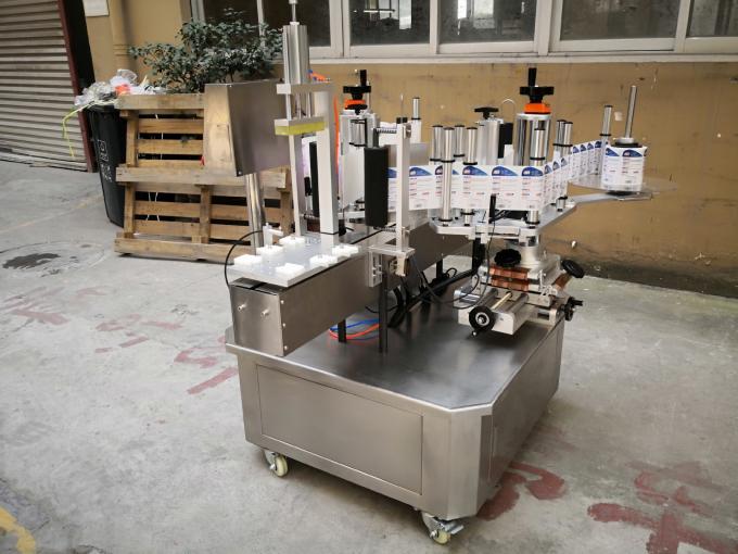 Etichettatrice automatica bifacciale per detersivo per bucato Macchinari per l'etichettatura di bottiglie quadrate semiautomatiche 1